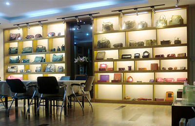 展鹏旅游用品样品展览室-10